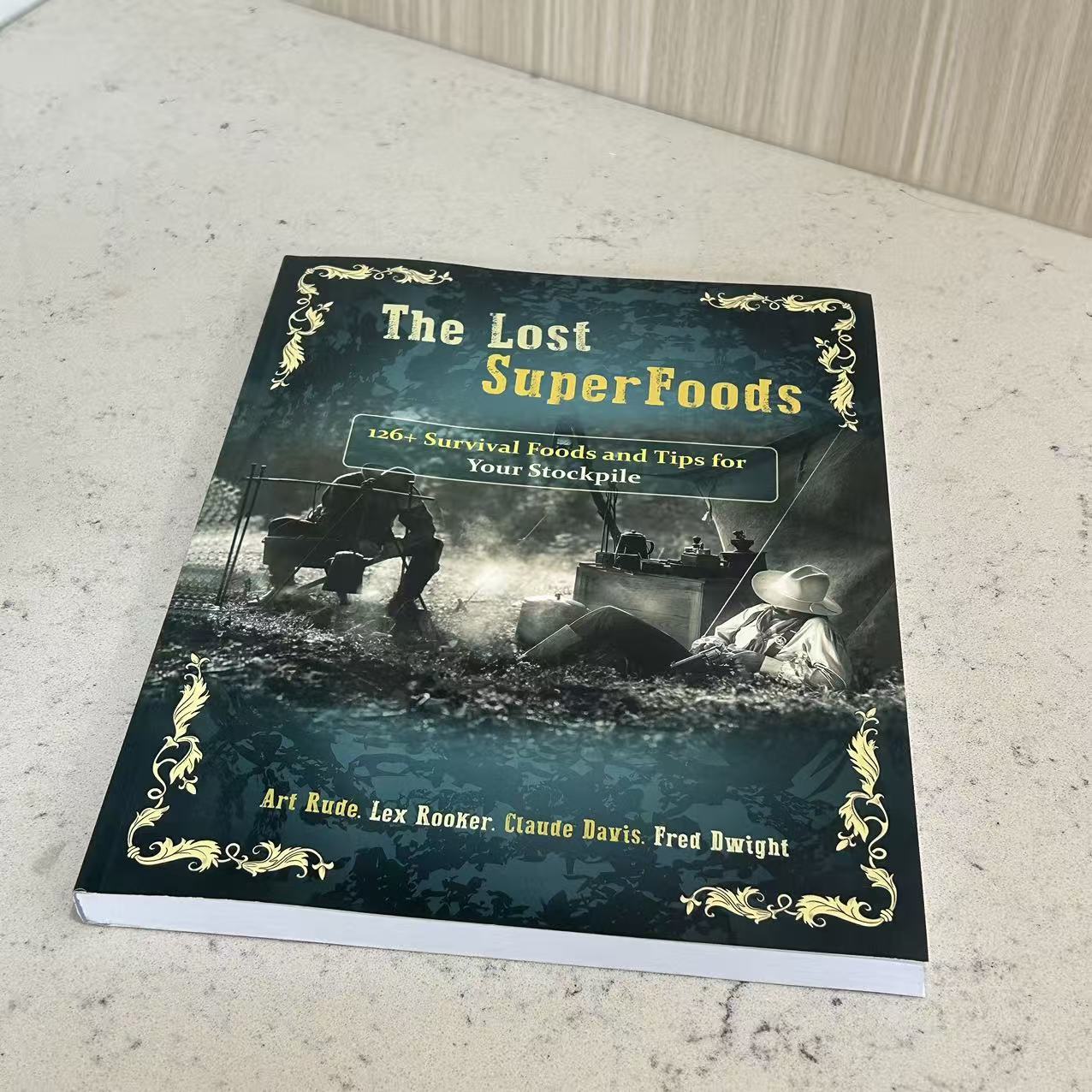كتاب جديد للبقاء على قيد الحيا - مراجعة Food Storage Guide وسعره